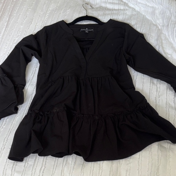 Tuckernuck Pomander Place Black crepe Ruffled Women's Top - Picture 5 of 9